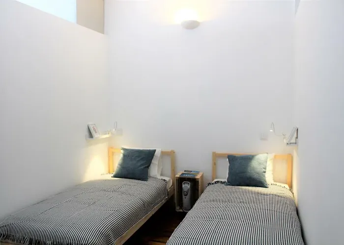 Bonjardim Flats - T1 Com Varanda